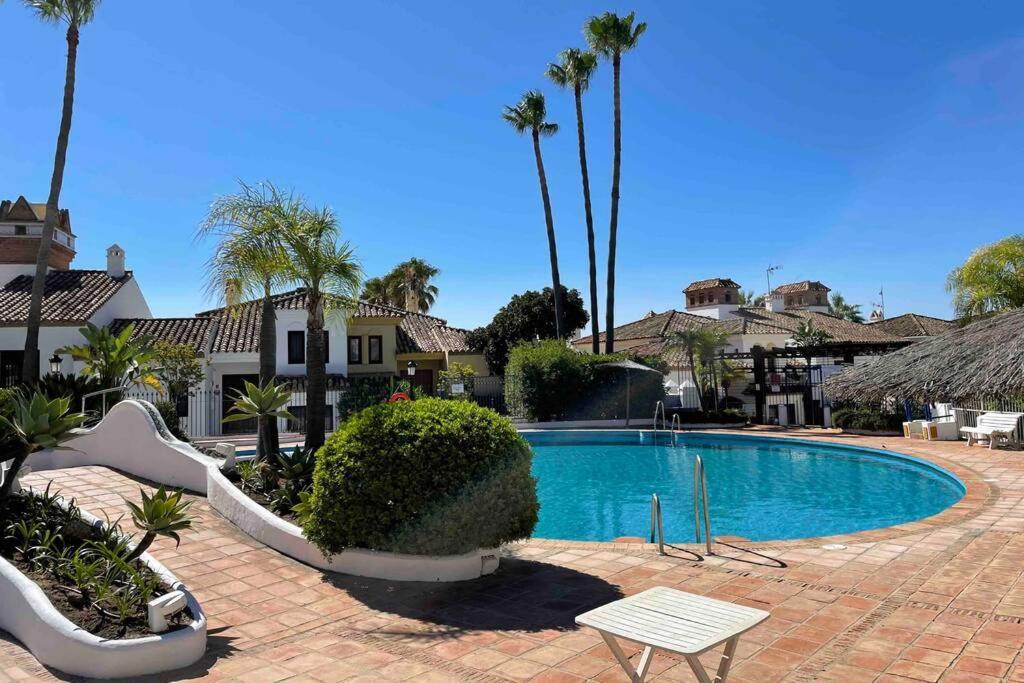 Villa Cana San Roque  Exteriör bild