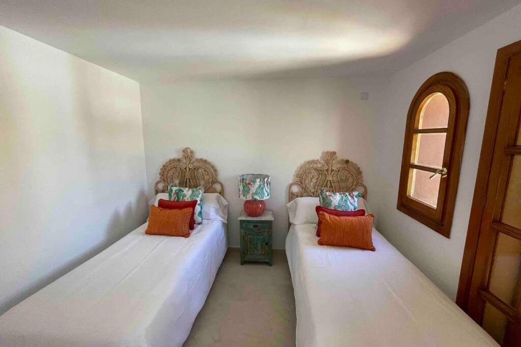 Villa Cana San Roque  Exteriör bild