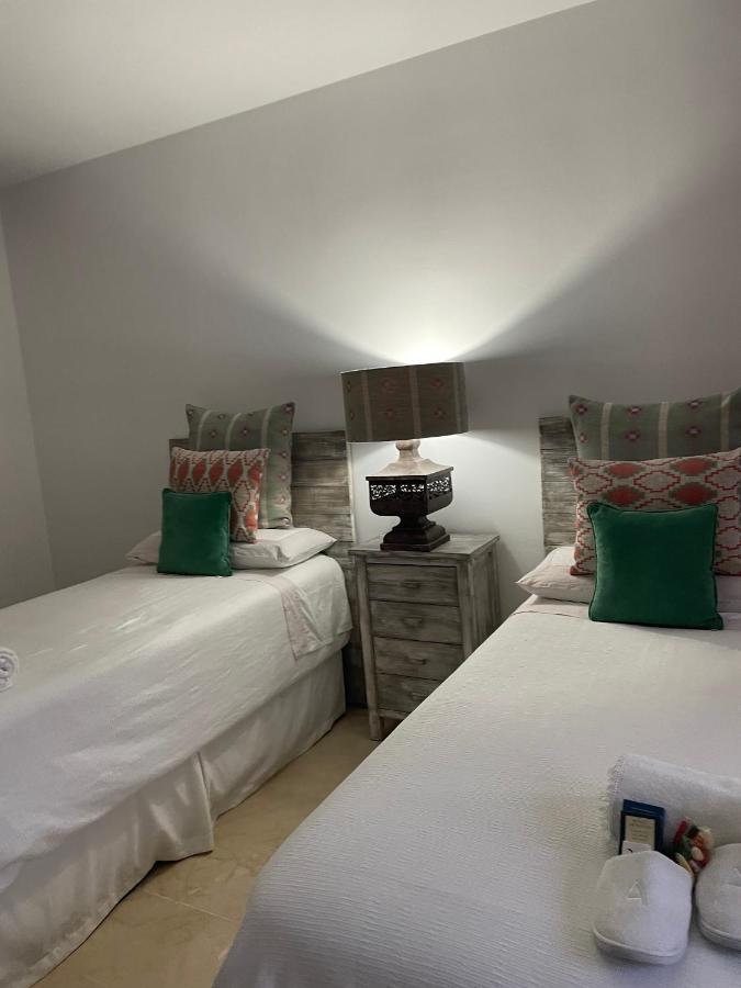 Villa Cana San Roque  Exteriör bild