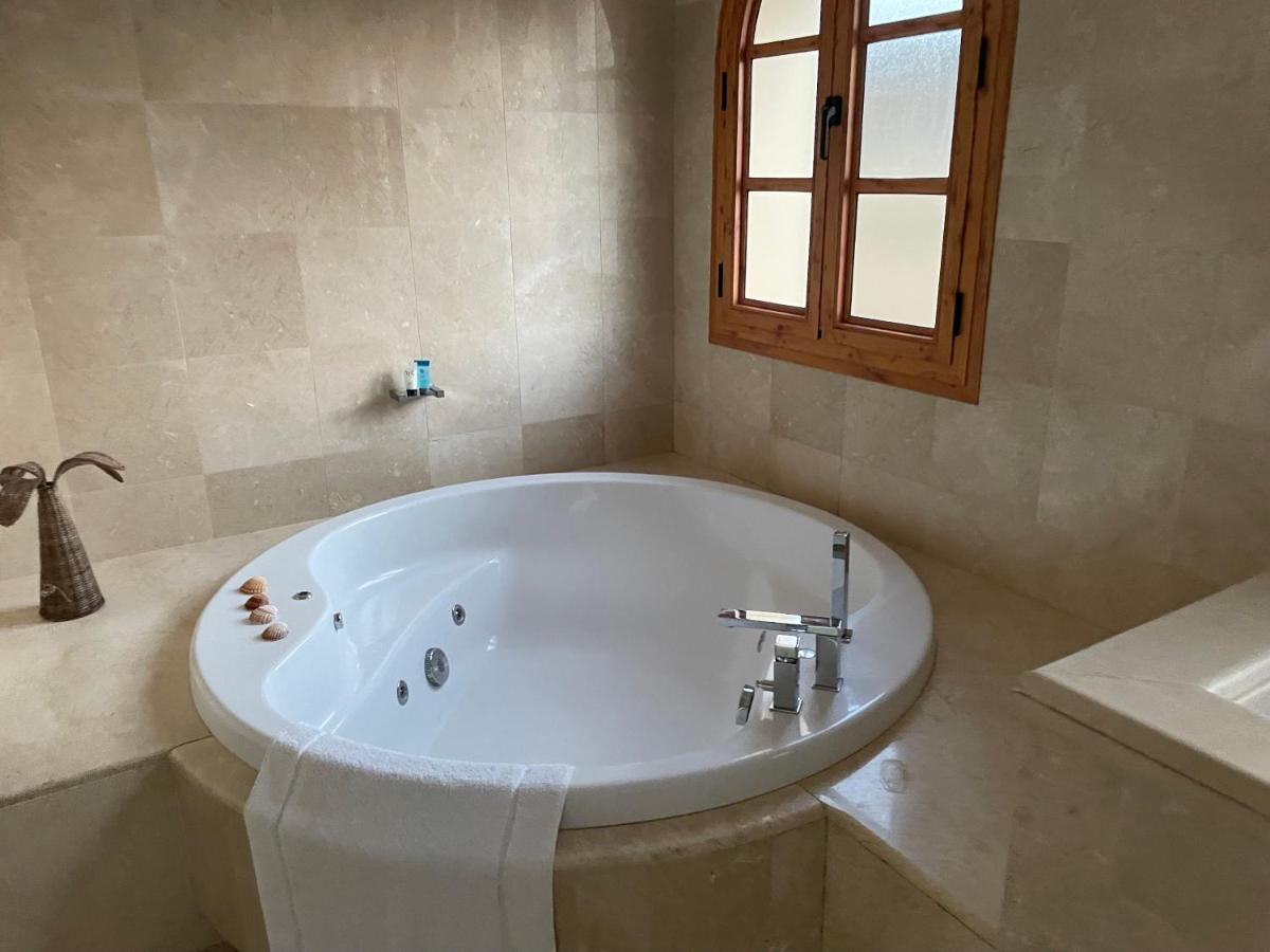 Villa Cana San Roque  Exteriör bild